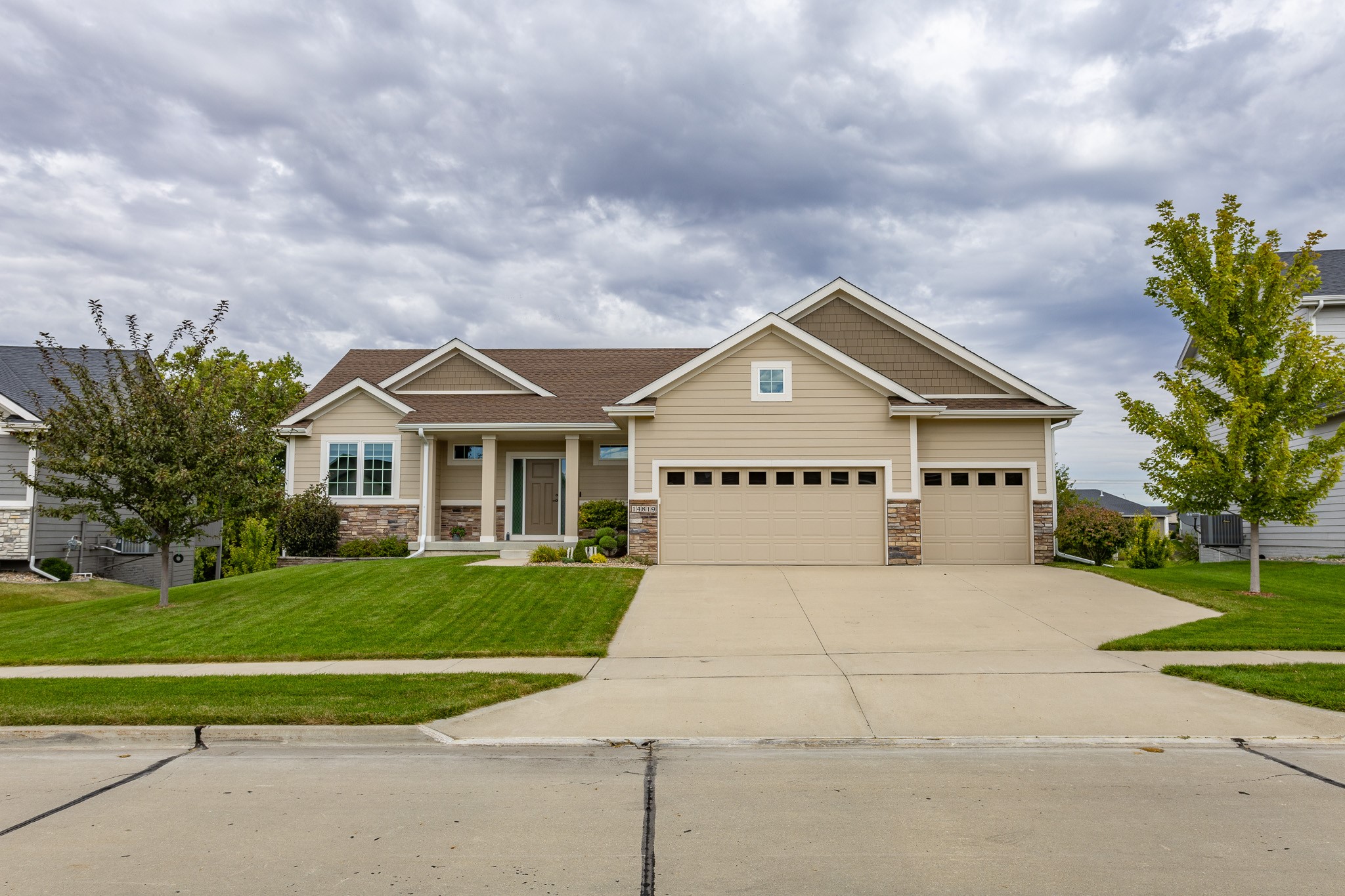 14819 Coyote Drive, Urbandale, Iowa image 1