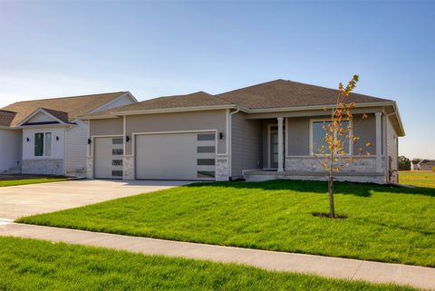 17215 Northview Drive Urbandale IA 50323