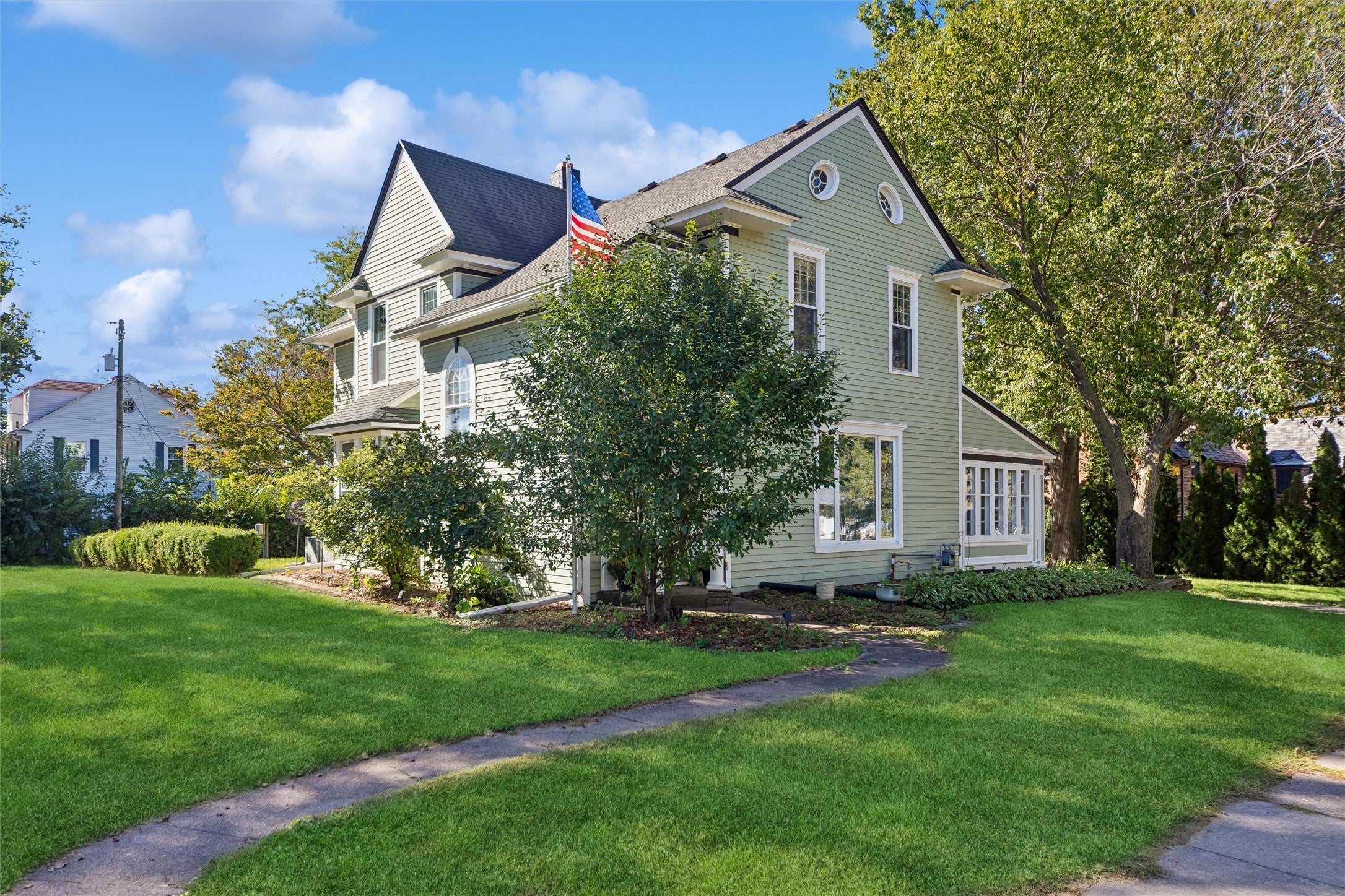 402 W Montgomery Street