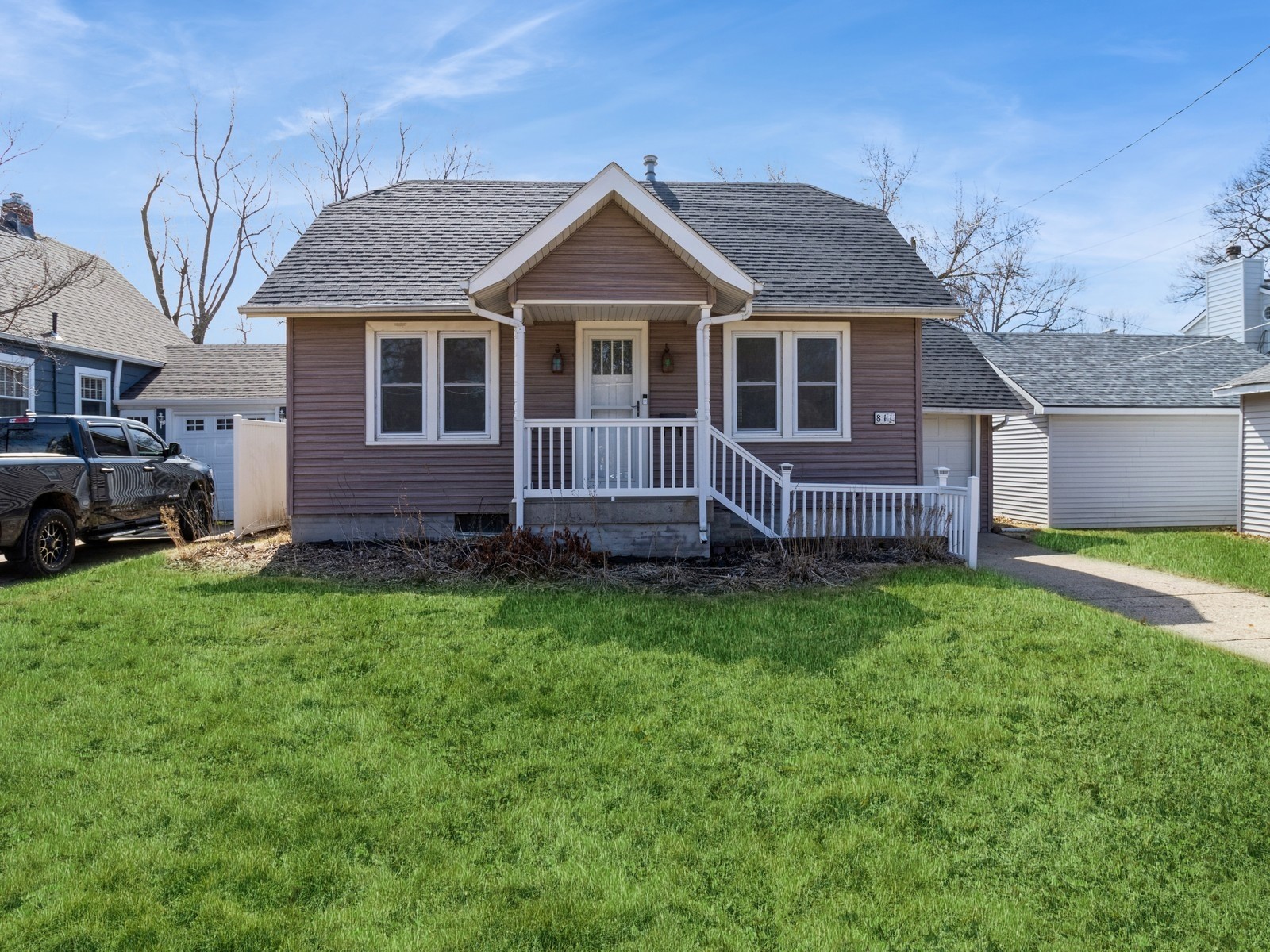 811 S 7th Avenue, Newton, Iowa image 1