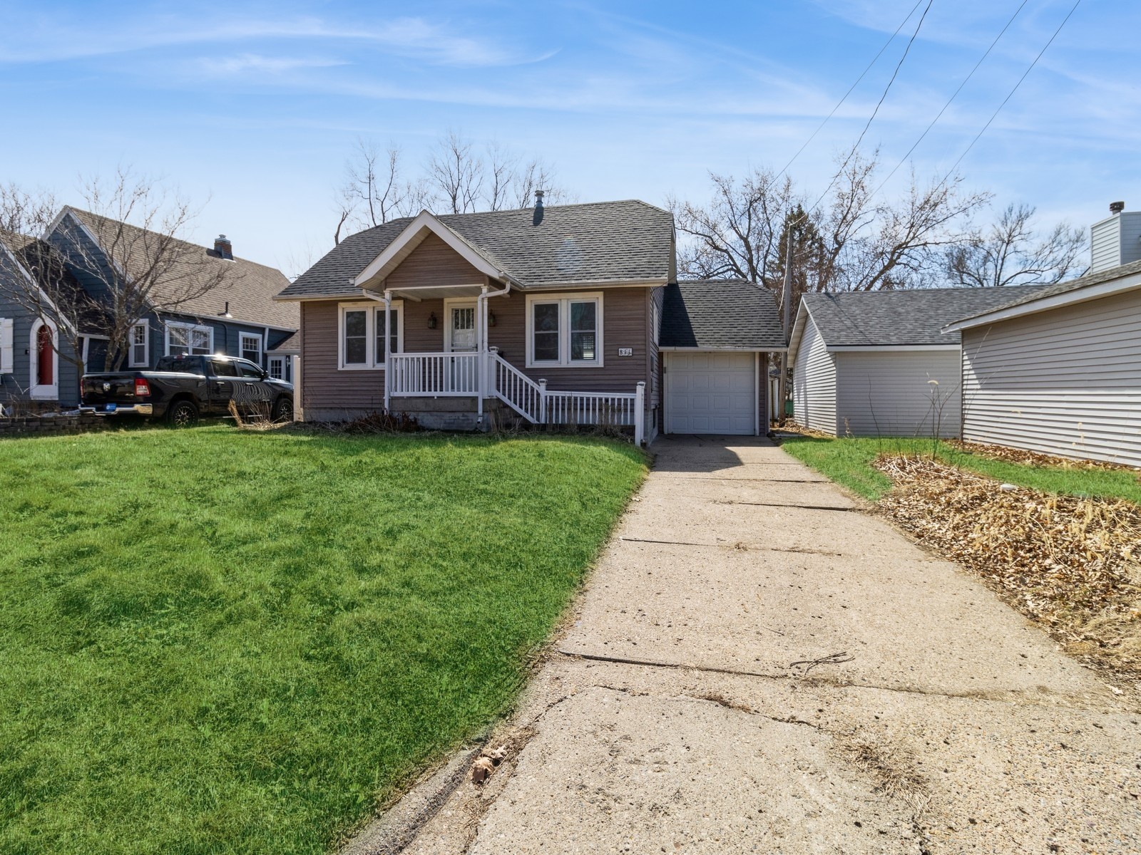 811 S 7th Avenue, Newton, Iowa image 3