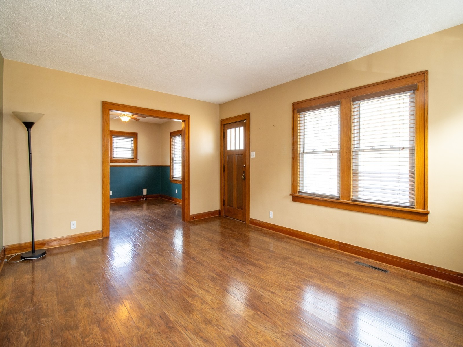 811 S 7th Avenue, Newton, Iowa image 8