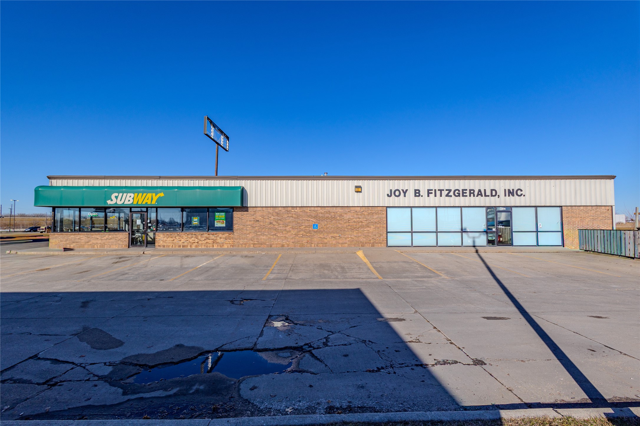 2215 Adventureland Drive