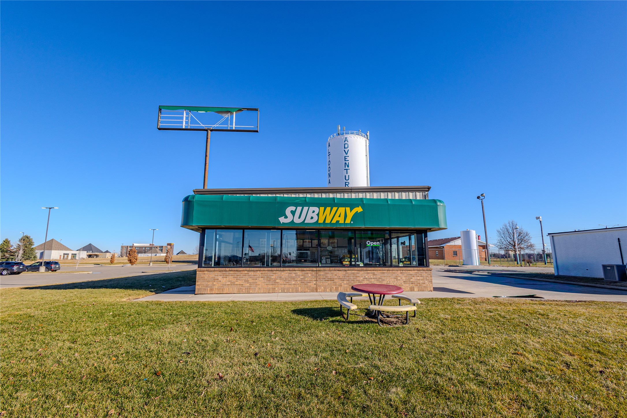 2215 Adventureland Drive