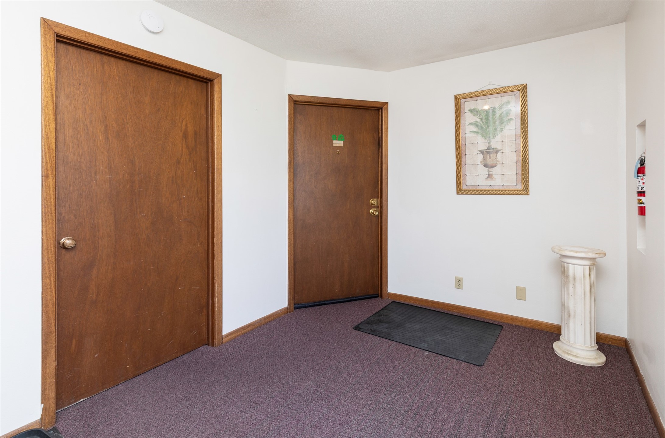 5322 Ingersoll Avenue #B5, Des Moines, Iowa image 2