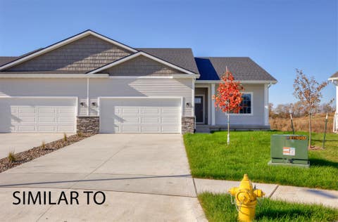 Condo For Sale - 16720 Walnut Meadows Circle<br/> Urbandale, IA 50323