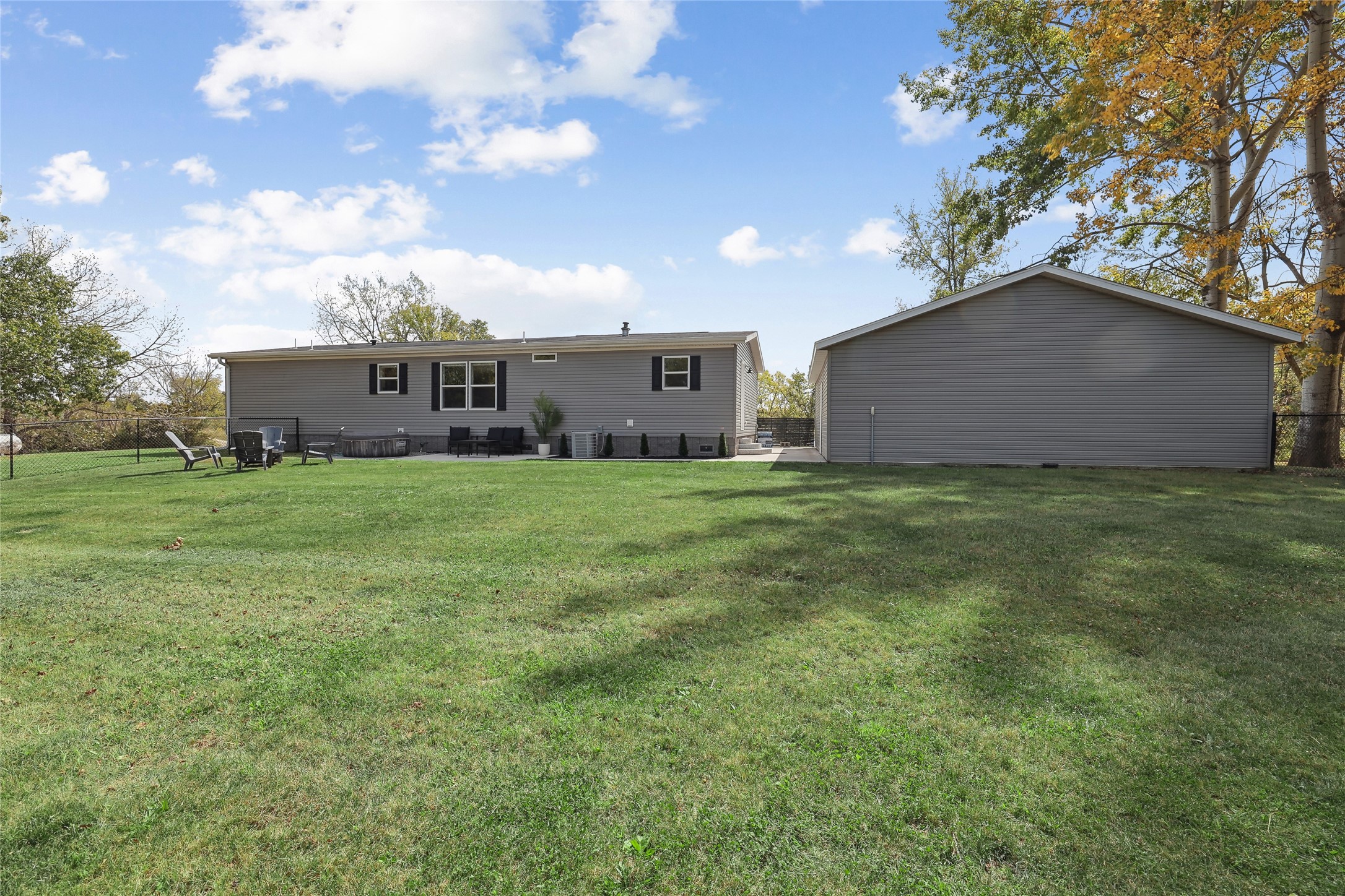48269 148th Trail, Lucas, Iowa image 5