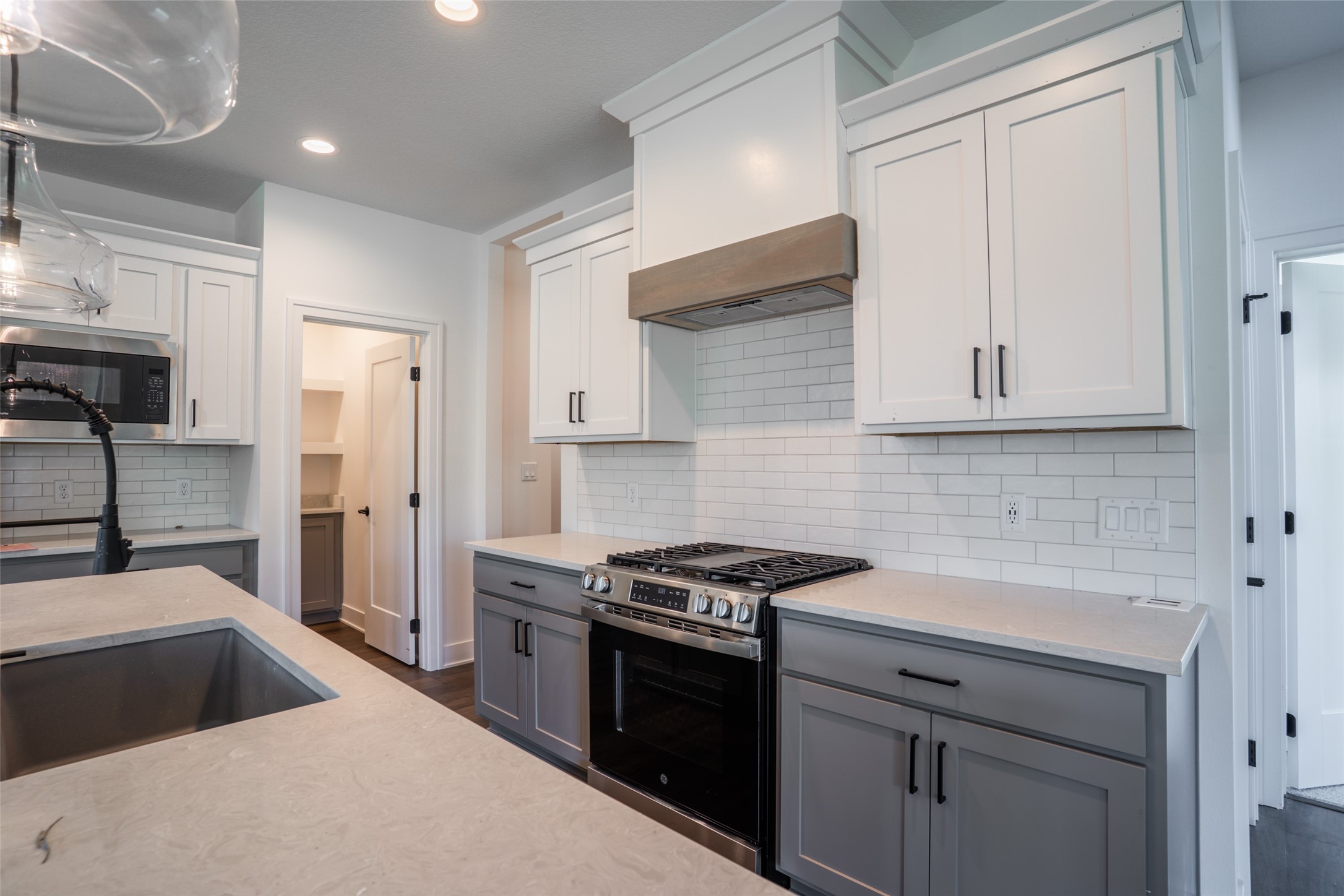 537 SE Walnut Woods Drive