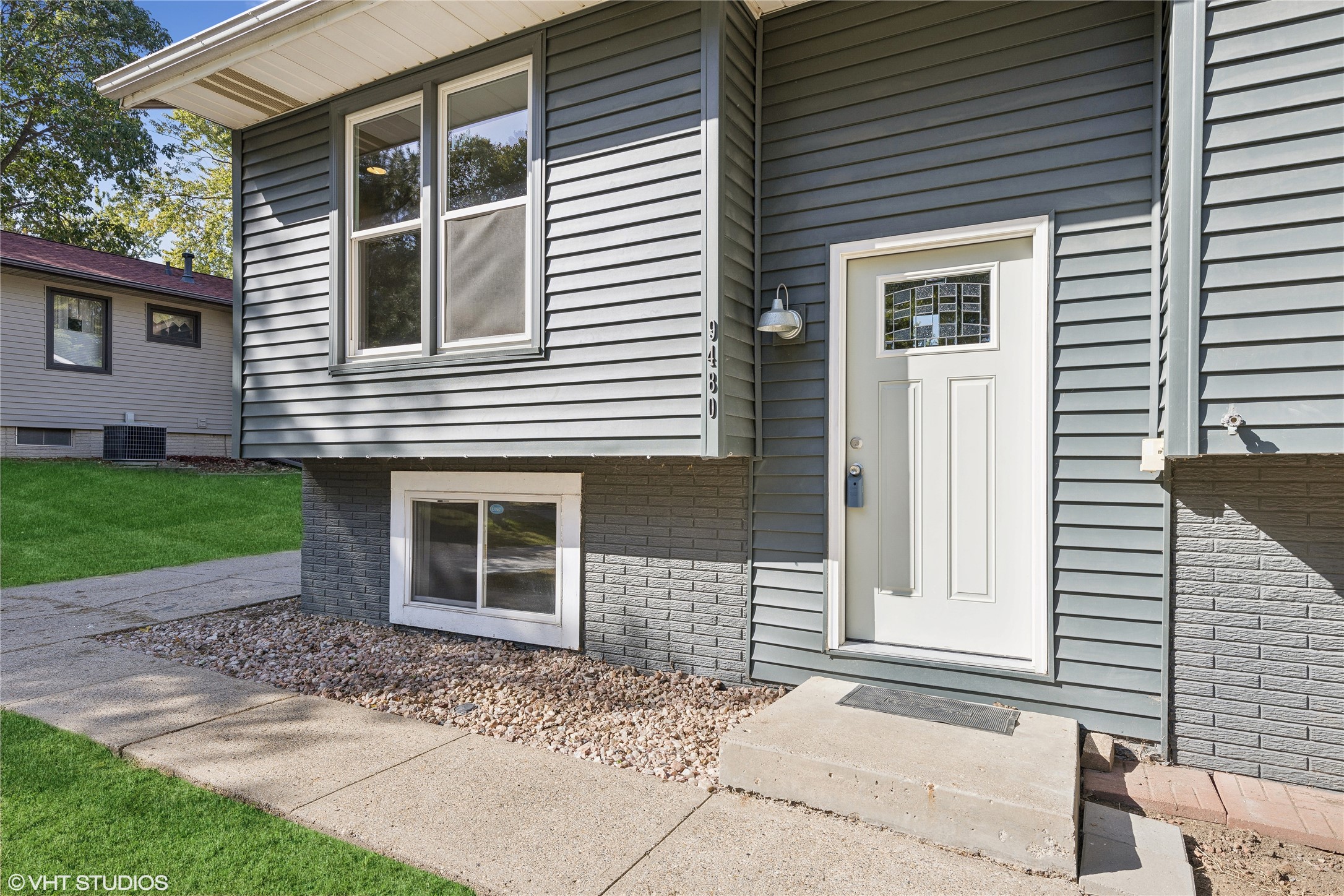 9480 Elmcrest Drive, Norwalk, Iowa image 3