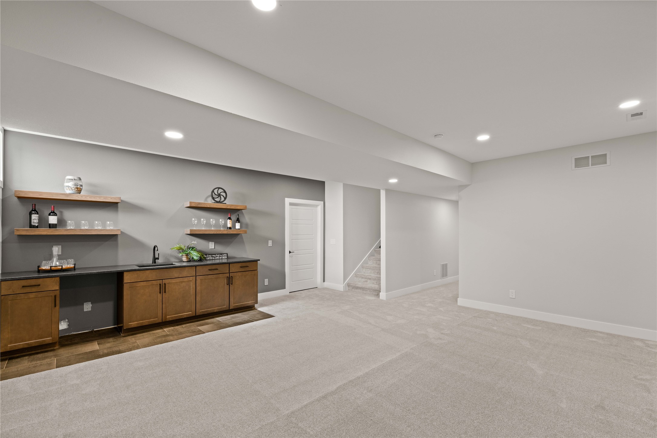 9814 Watermeadow Circle, Johnston, Iowa image 30