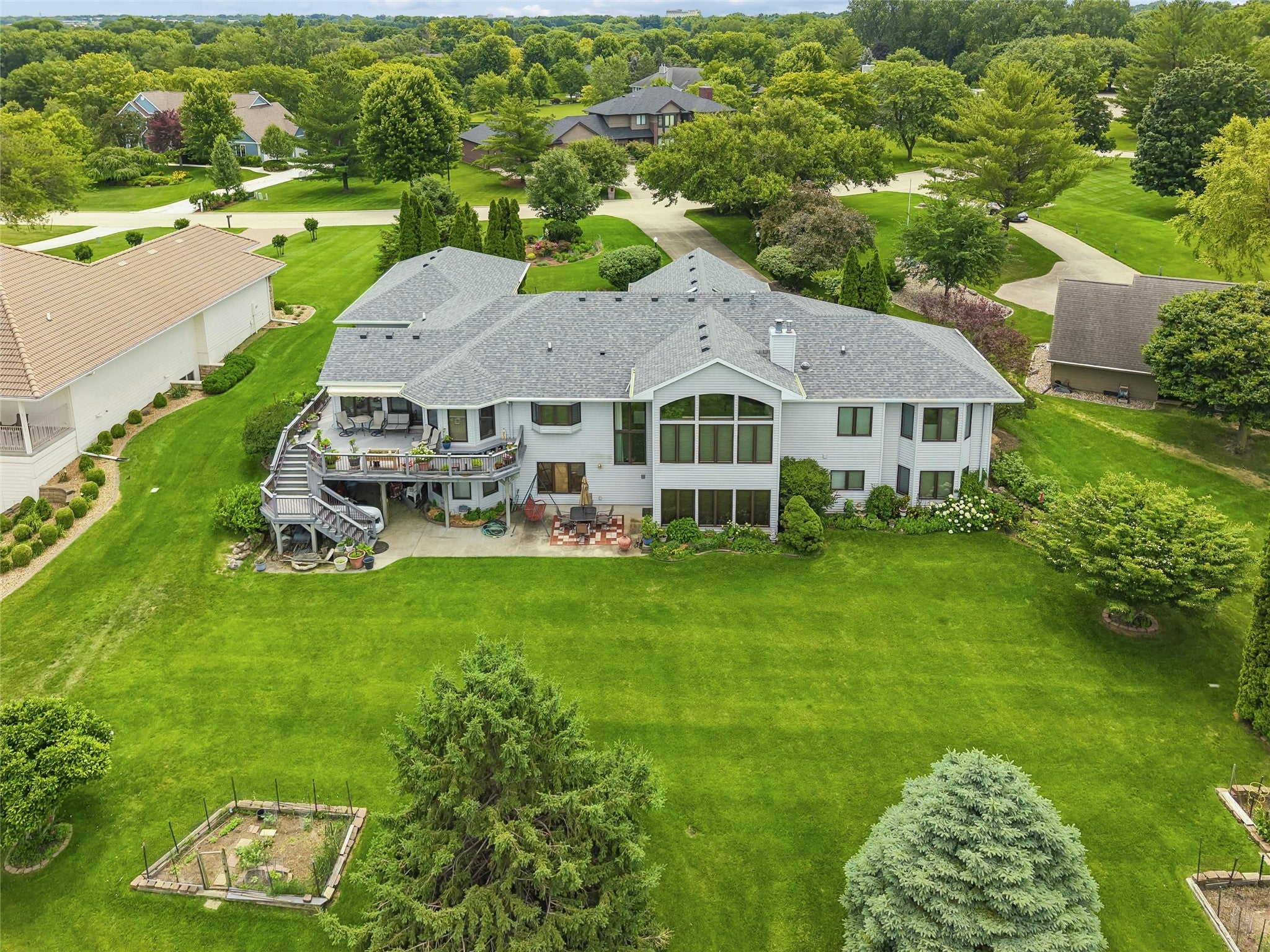 720 SE Southfork Drive