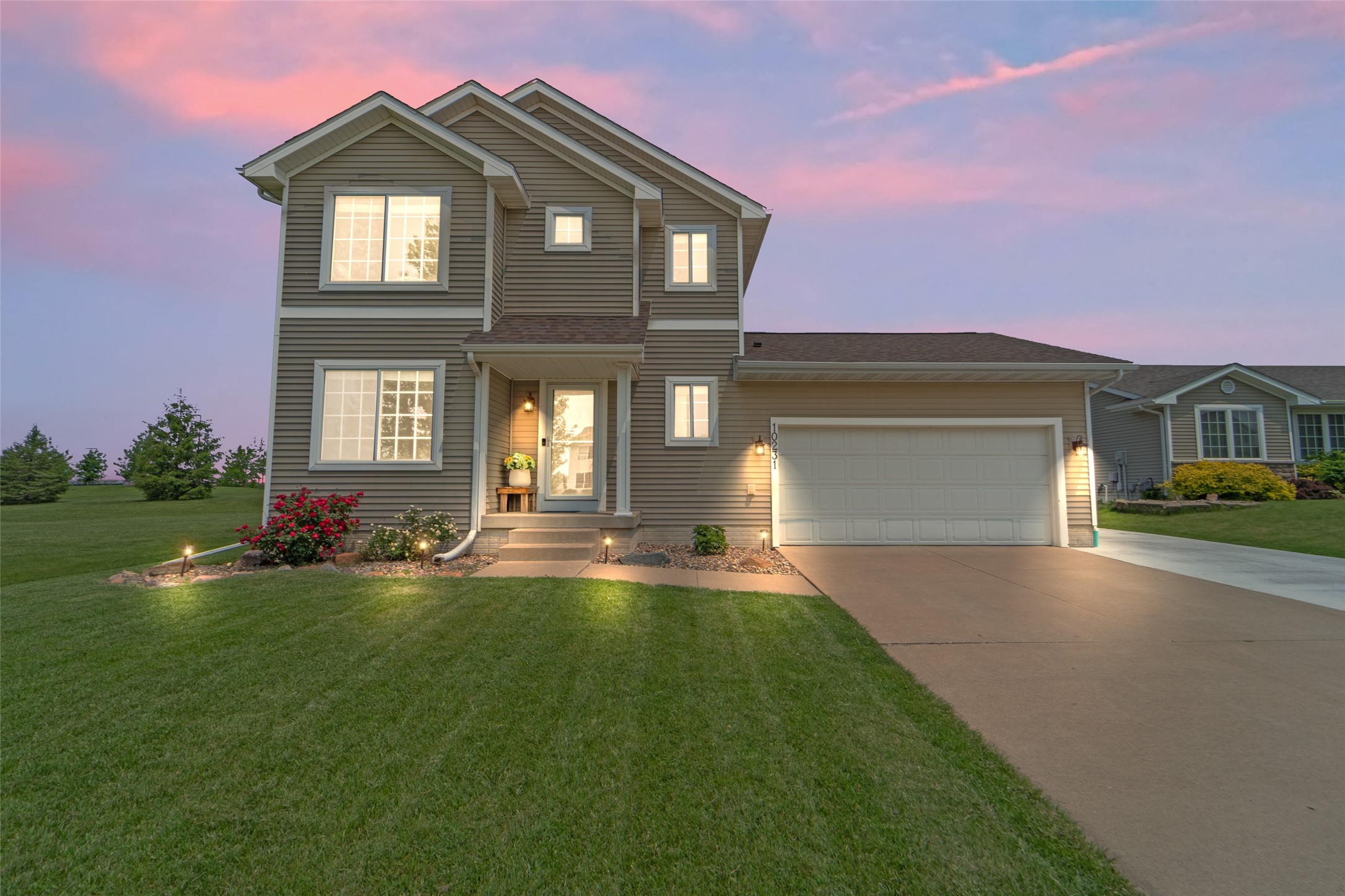 10231 Catalina Drive, Johnston, Iowa image 1