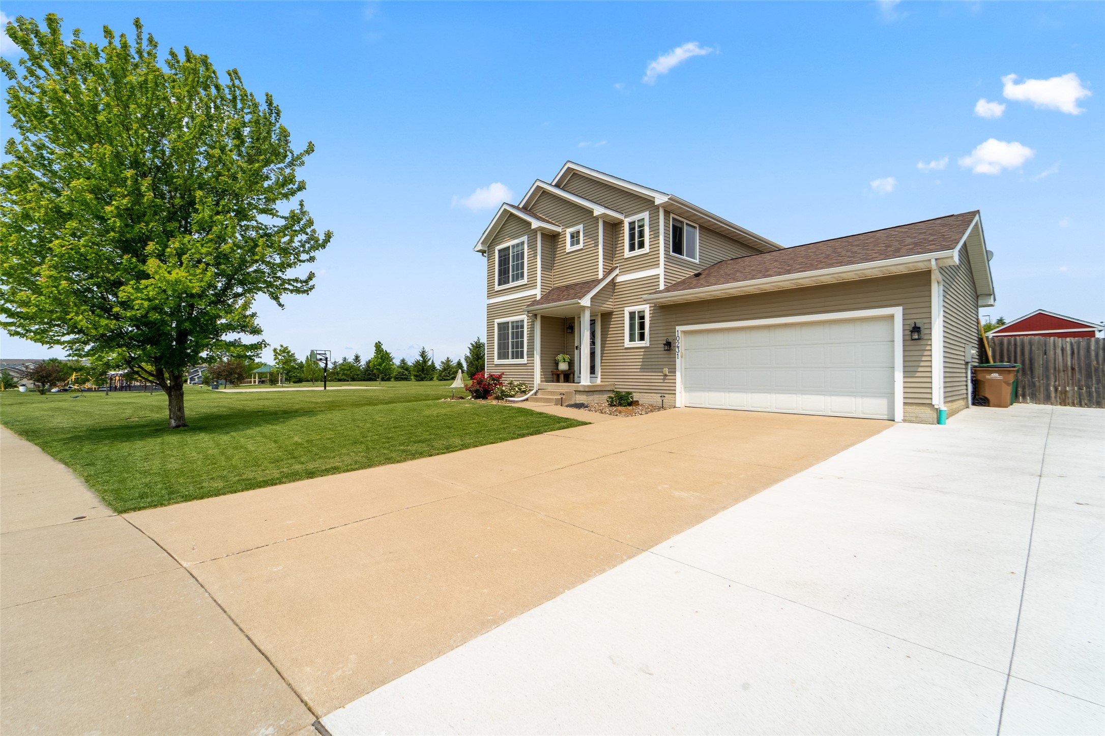 10231 Catalina Drive, Johnston, Iowa image 27
