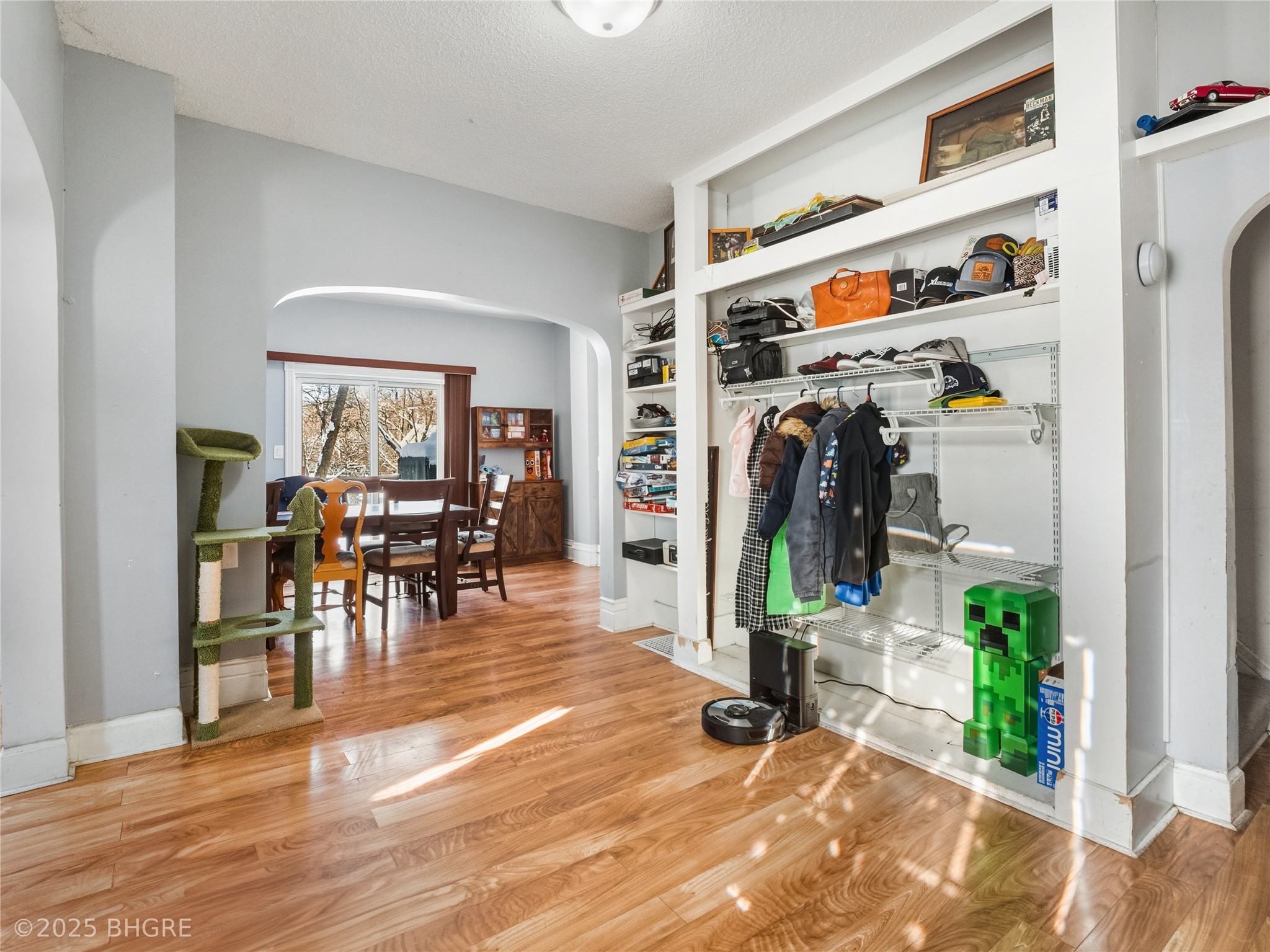 2731 Franklin Avenue