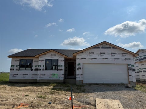 Homes For Sale - 3192 Marigold Circle<br/> Marion County, Pella, IA 50219