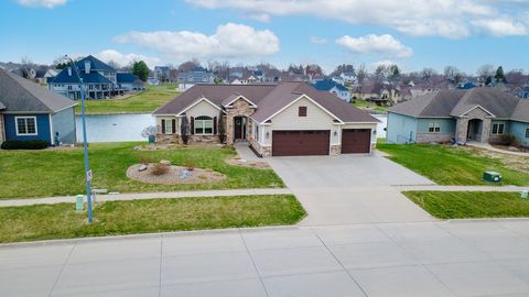 1009 Fountain View Drive Pella IA 50219
