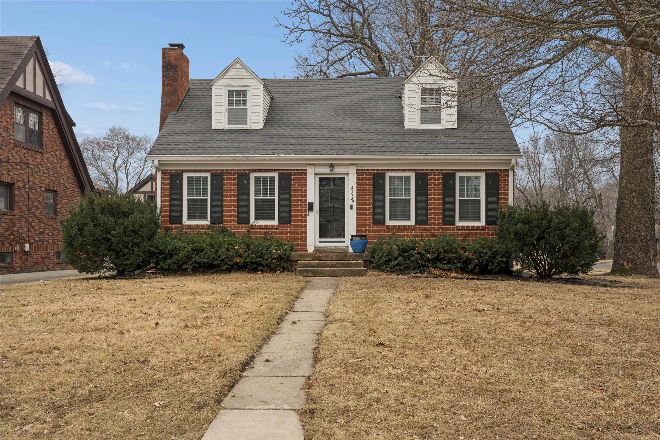 4338 Franklin Avenue