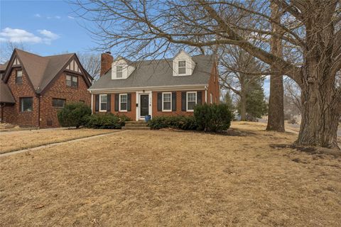 4338 Franklin Avenue Des Moines IA 50310