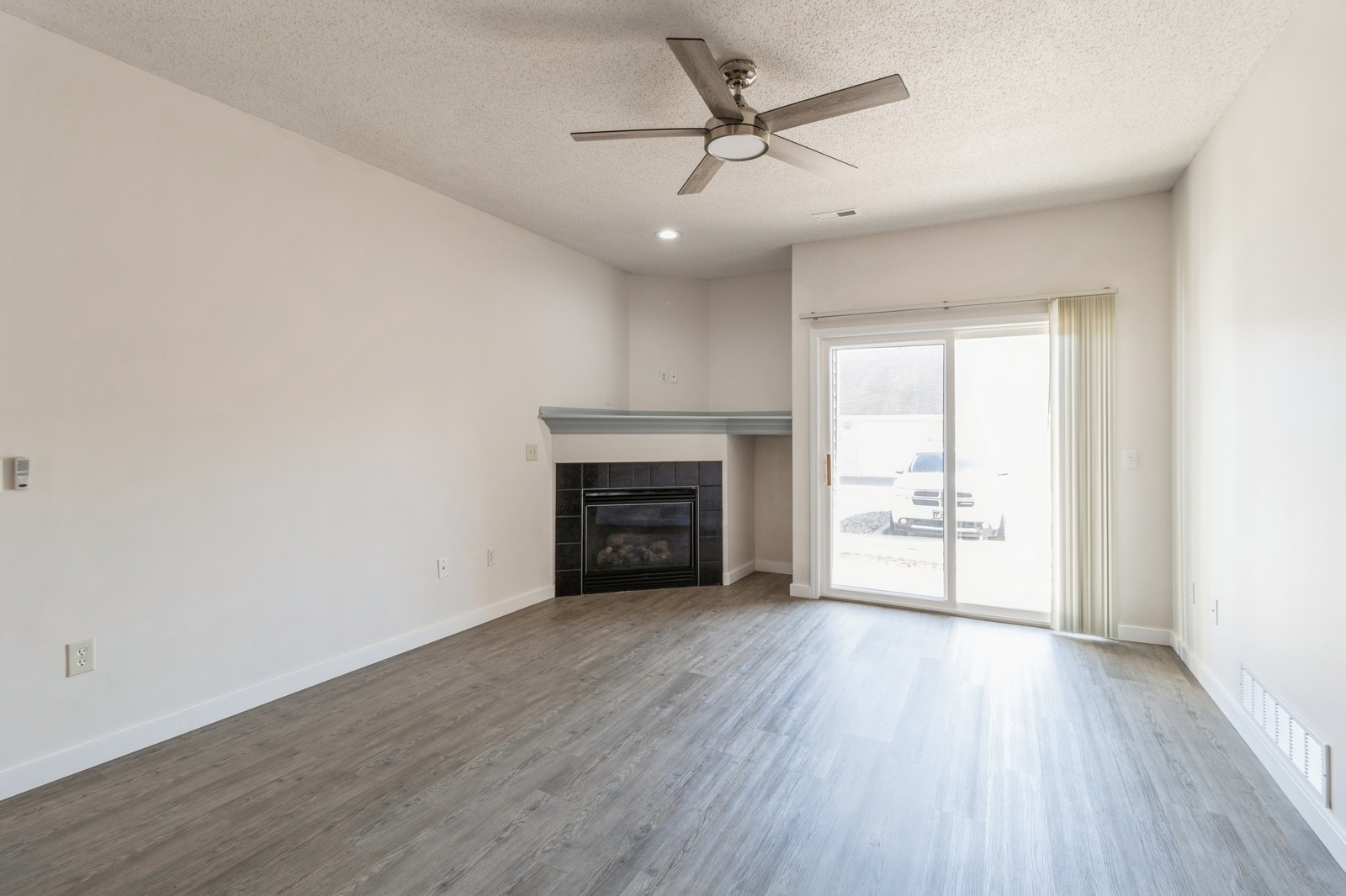 1720 SE La Grant Parkway #9, Waukee, Iowa image 4