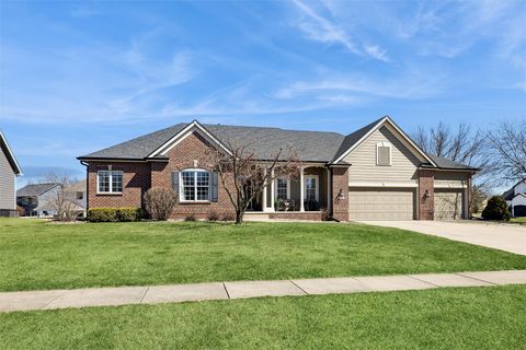 Homes For Sale - 2305 NE Hanover Court<br/> Ankeny, IA 50021