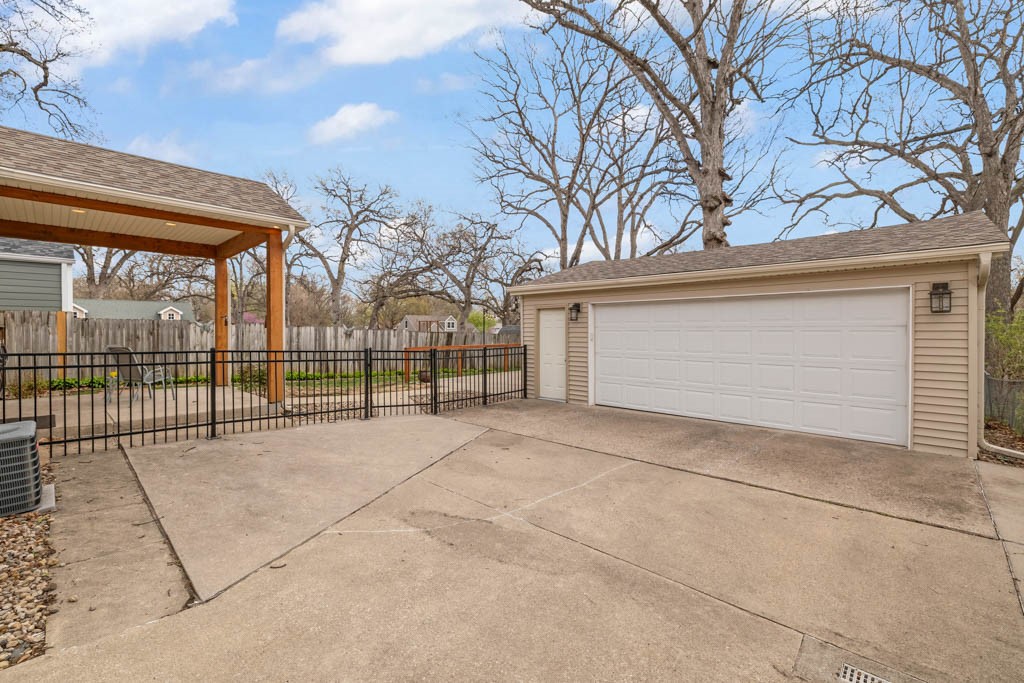 2409 33rd Street, Des Moines, Iowa image 23