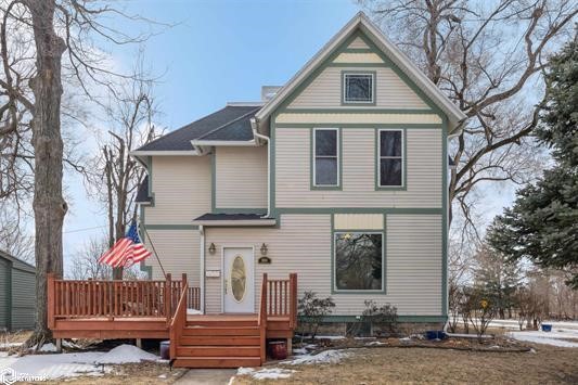 Photo 1 of 35 — 1204 3rd Avenue, Grinnell, IA 50112
