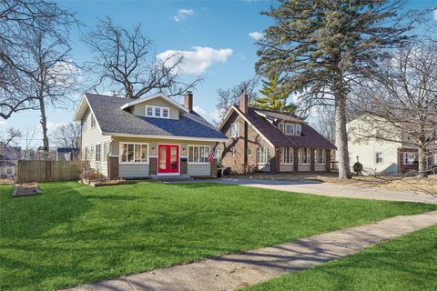 Homes For Sale - 3516 Iola Avenue<br/> Des Moines, IA 50312