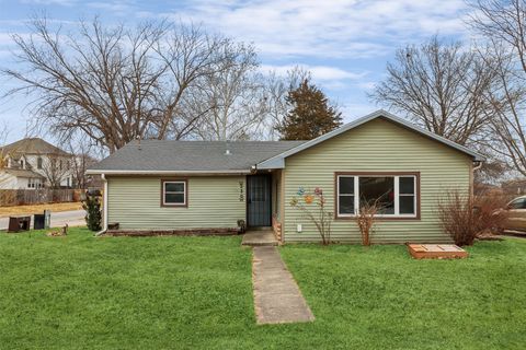 Homes For Sale - 230 Main Street<br/> Carlisle, IA 50047