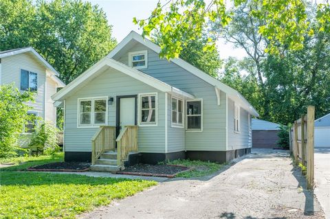 Homes For Sale - 1613 York Street<br/> Des Moines, IA 50316