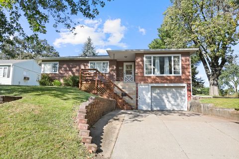 316 Lincoln Street Pella IA 50219