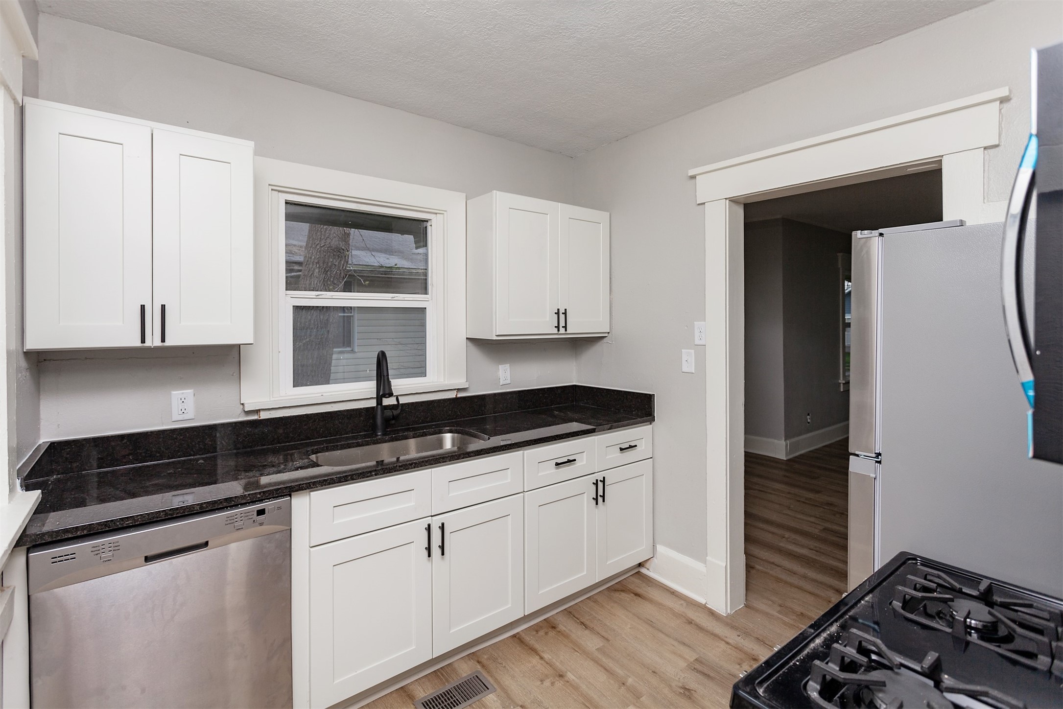 1316 Hull Avenue, Des Moines, Iowa image 12