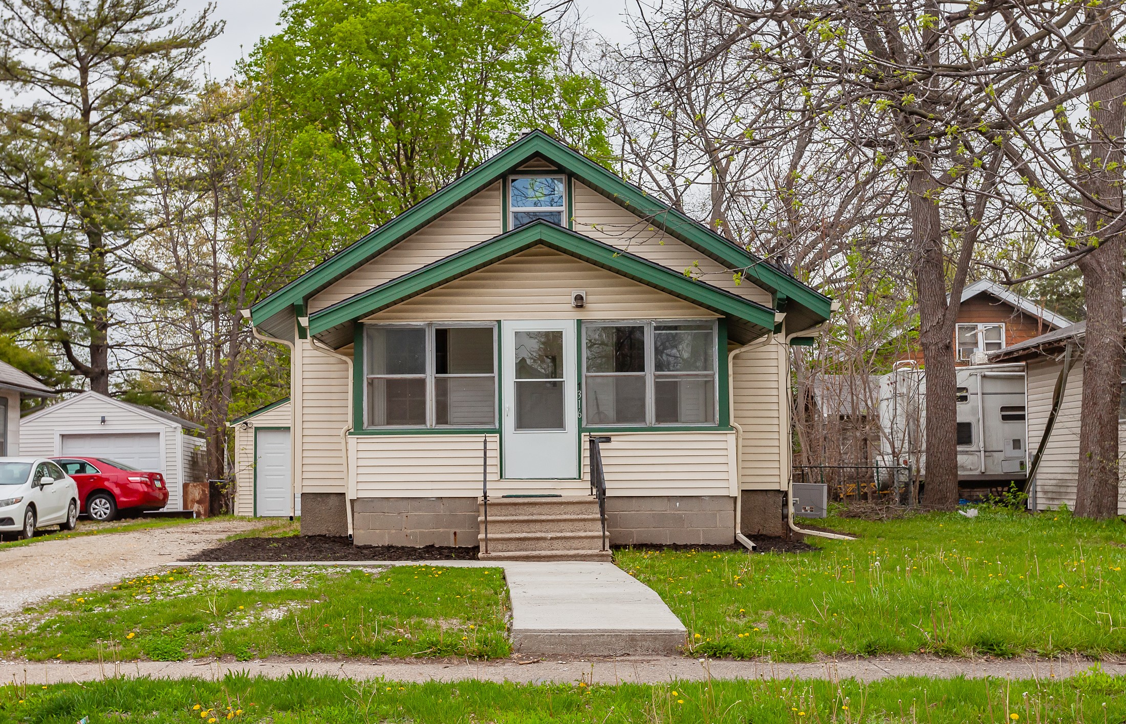 1316 Hull Avenue, Des Moines, Iowa image 2