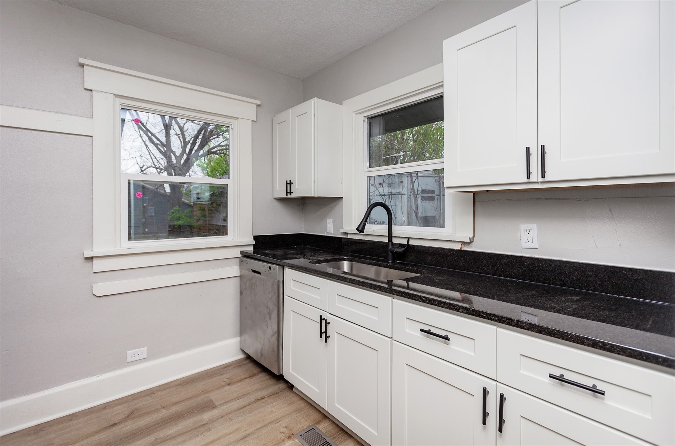 1316 Hull Avenue, Des Moines, Iowa image 9