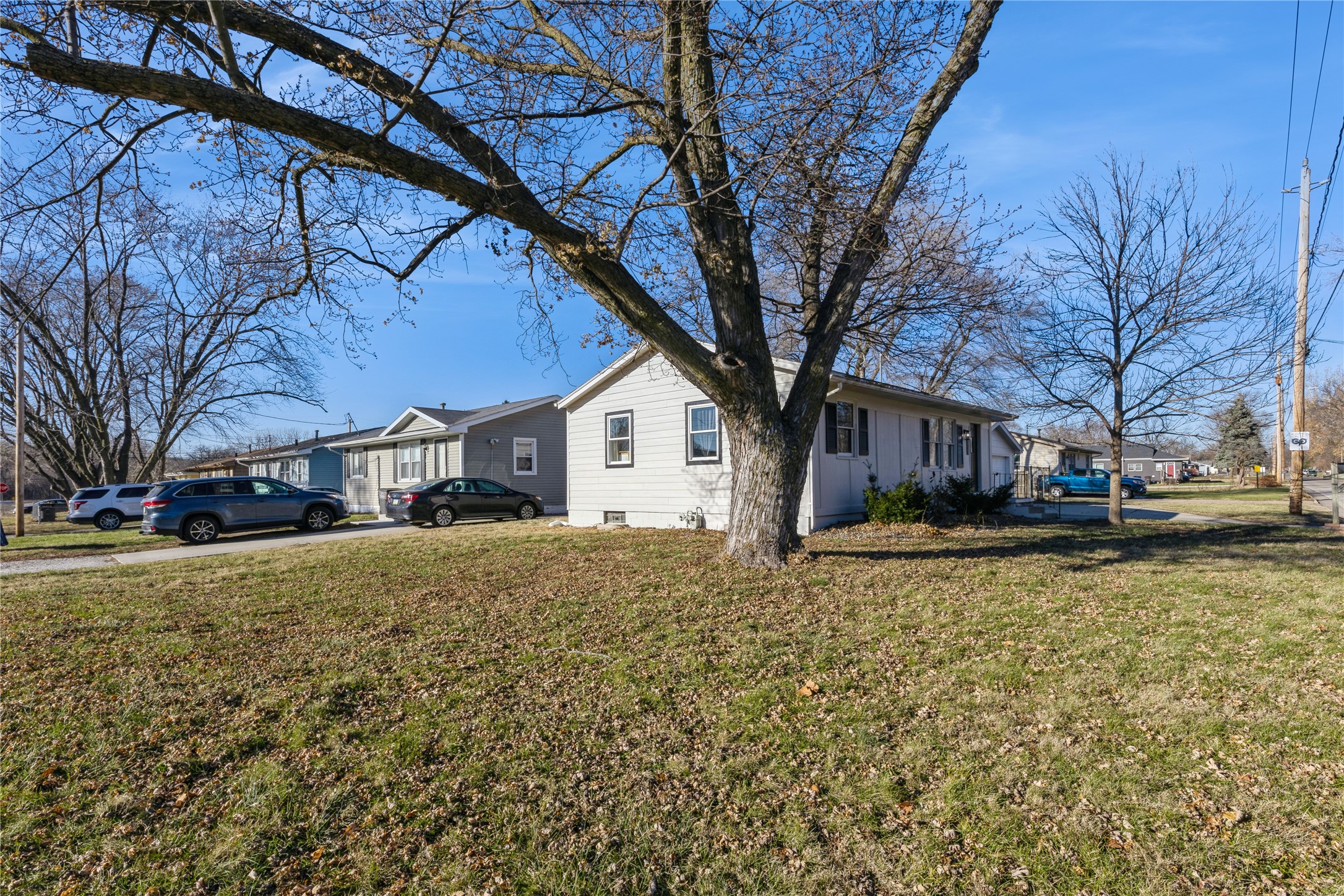 2600 E 37th Street, Des Moines, Iowa image 3