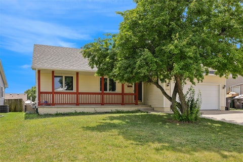 Homes For Sale - 2716 River Ridge Road<br/> Des Moines, IA 50320