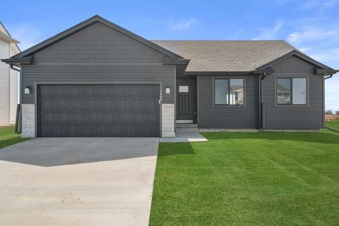 Homes For Sale - 1460 Locust Street<br/> Waukee, IA 50263