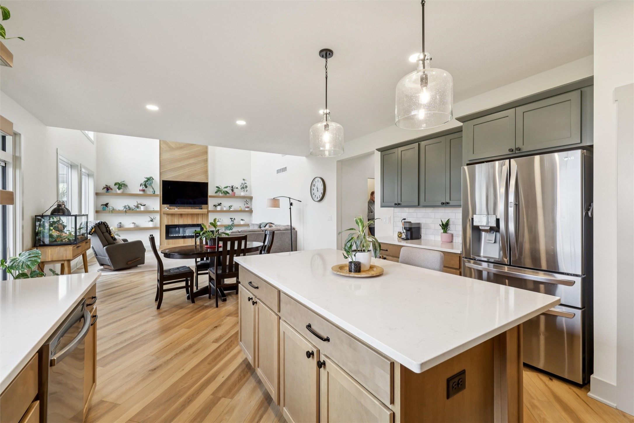 585 NW Rosemont Drive