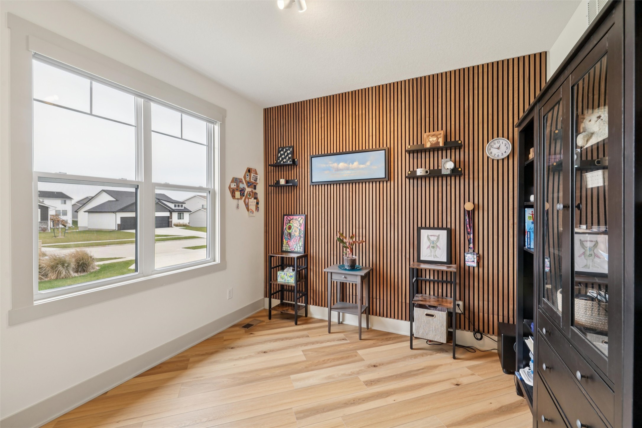 585 NW Rosemont Drive