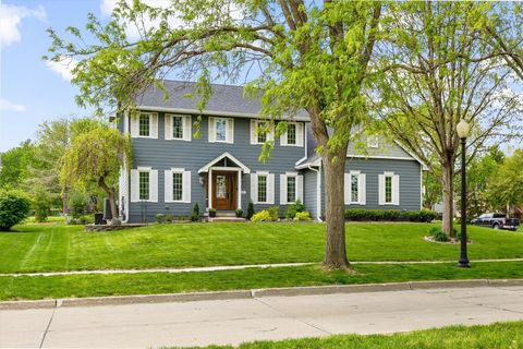 Homes For Sale - 8120 Wellington Boulevard<br/> Johnston, IA 50131
