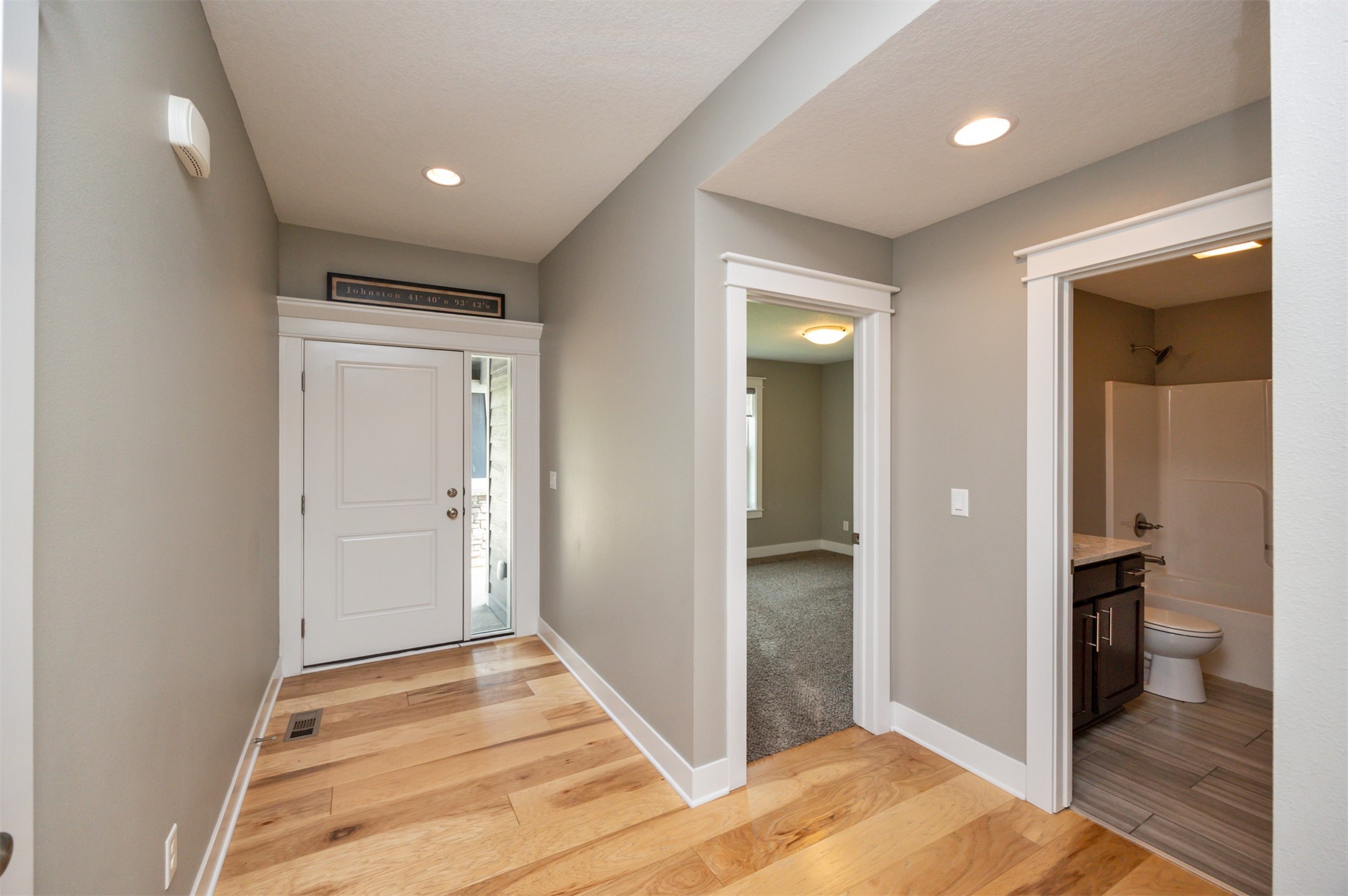 10566 NW 72nd Lane, Johnston, Iowa image 3