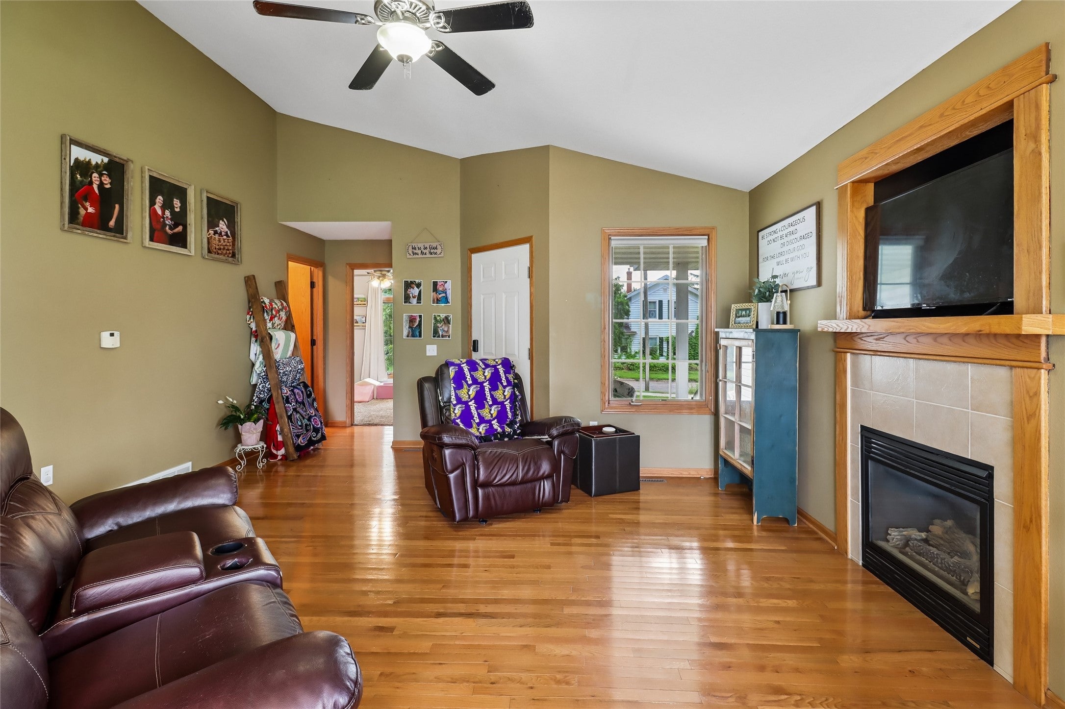 109 3rd Street SE