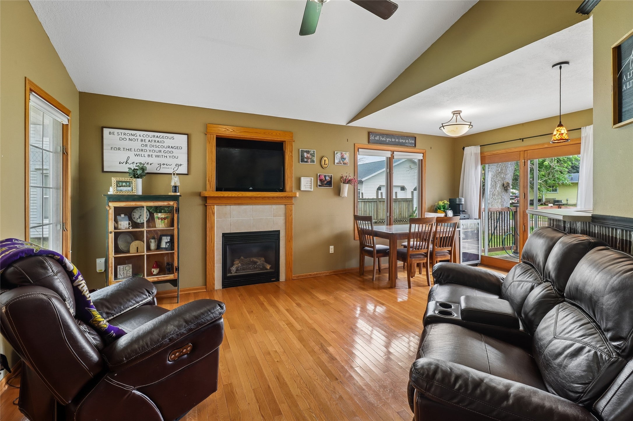109 3rd Street SE