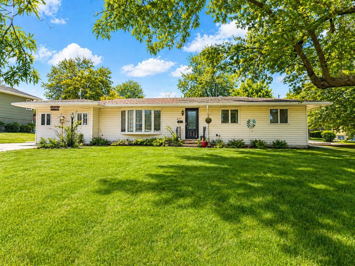 Photo 1 of 29 — 704 E Monroe Street, Mount Ayr, IA 50854