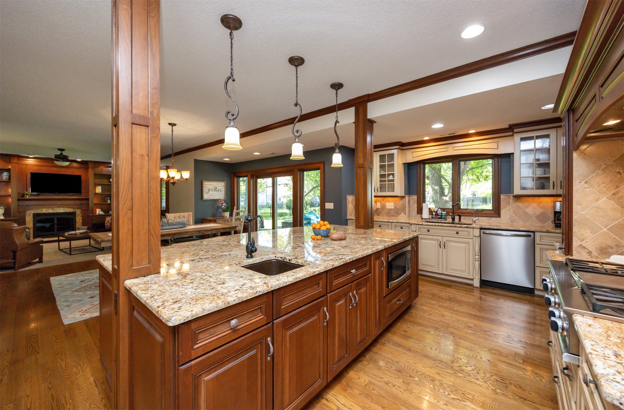 8140 Wellington Boulevard, Johnston, Iowa image 12