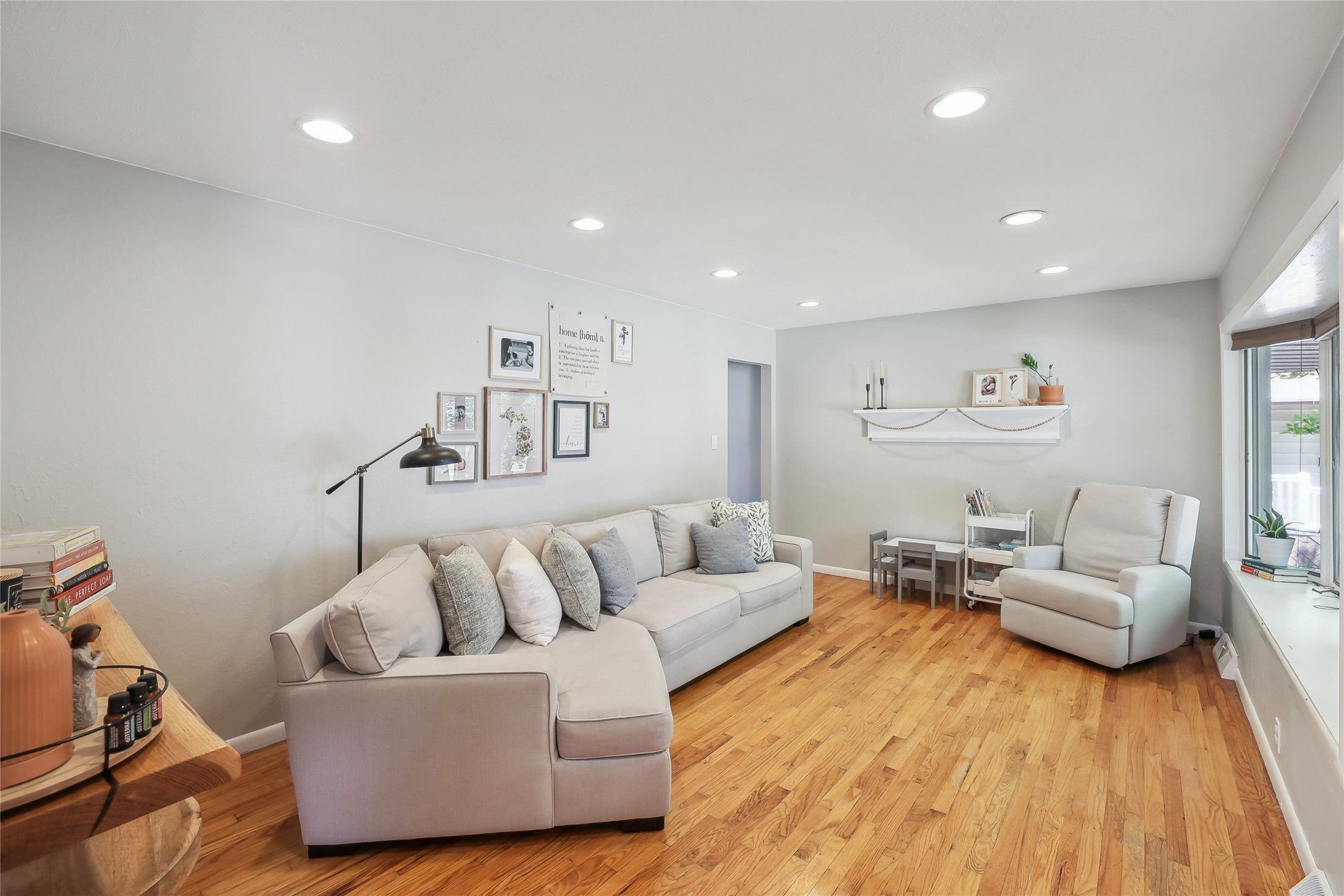 3228 E 26th Street, Des Moines, Iowa image 2