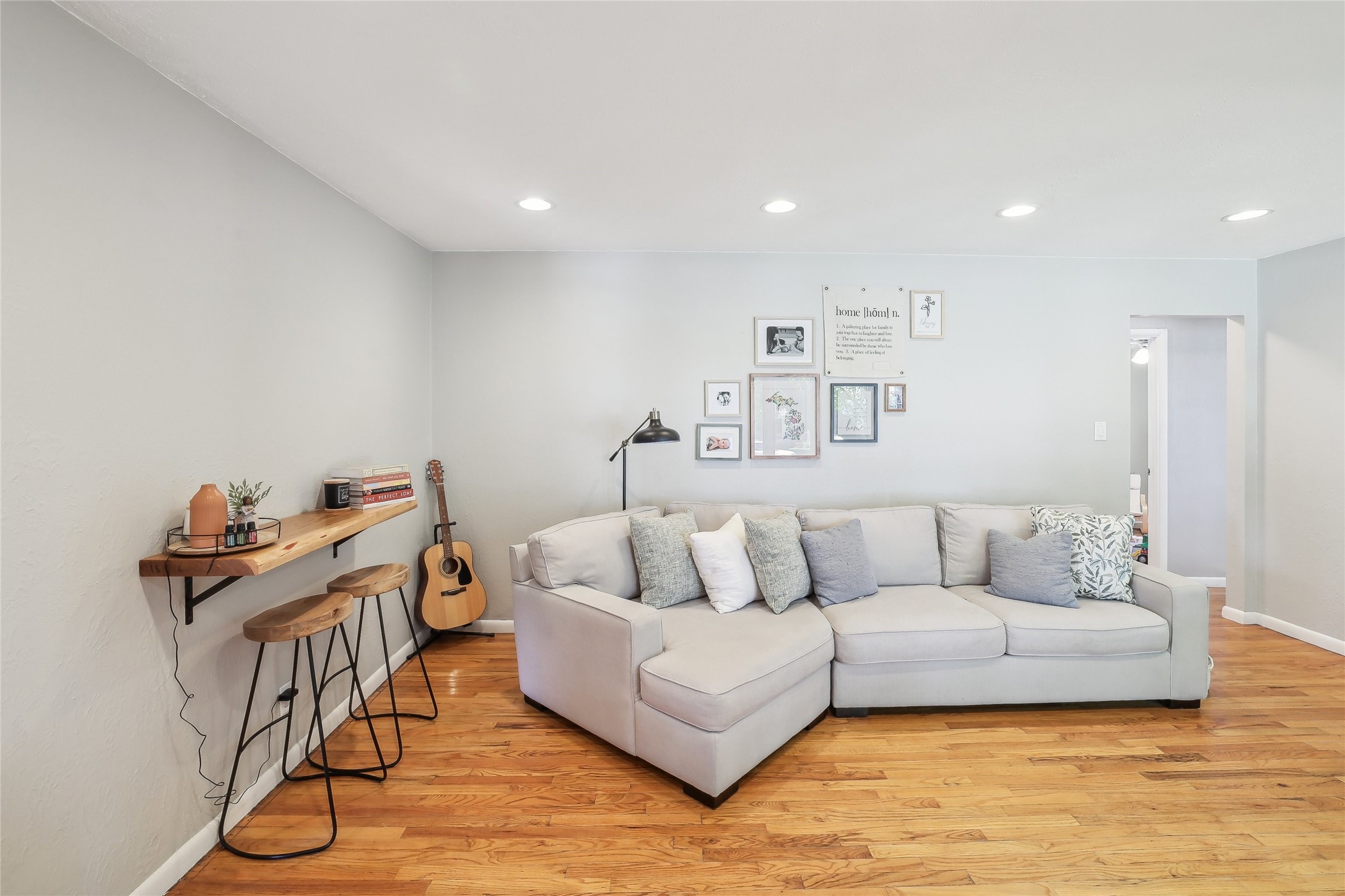 3228 E 26th Street, Des Moines, Iowa image 4