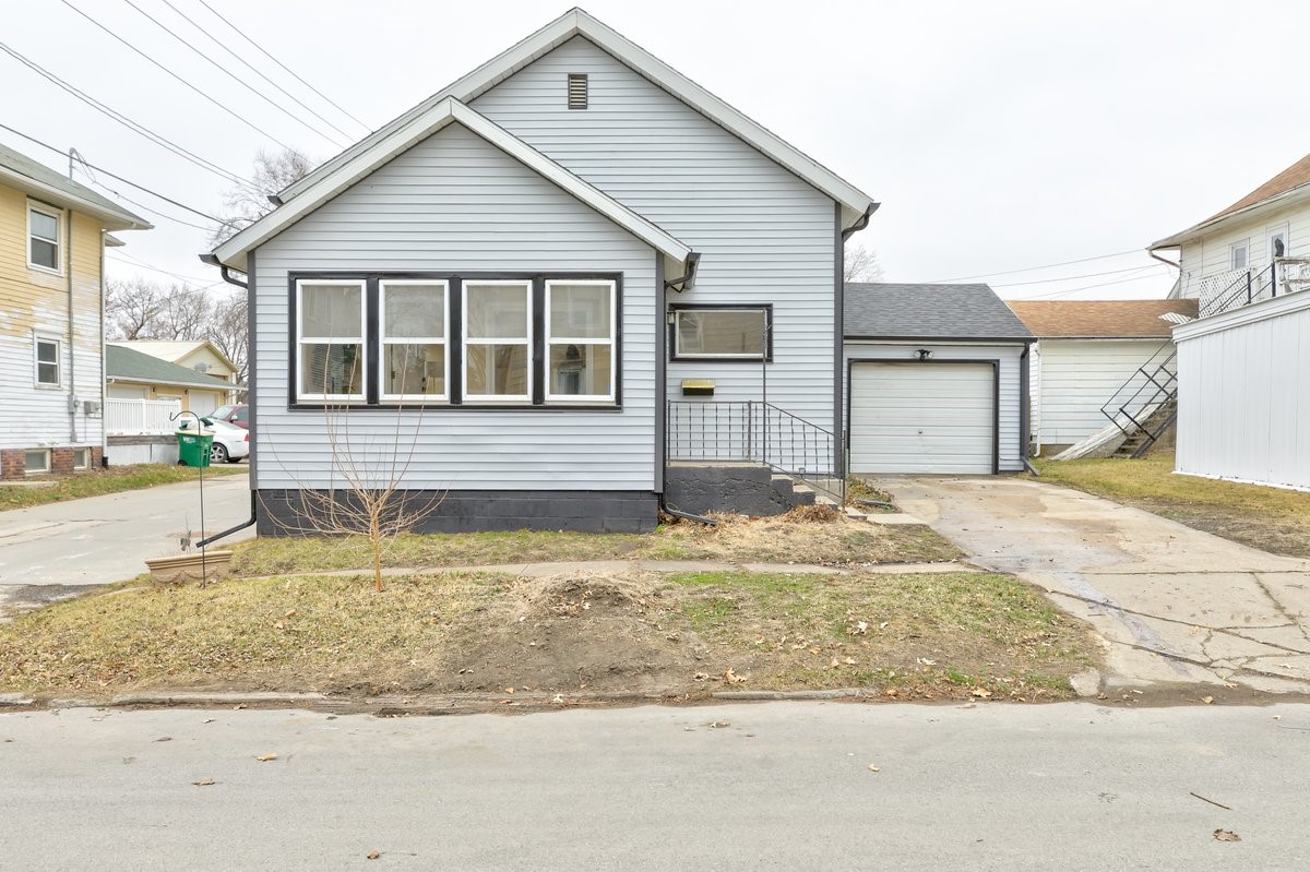 103 N Sycamore Street, Creston, Iowa image 1