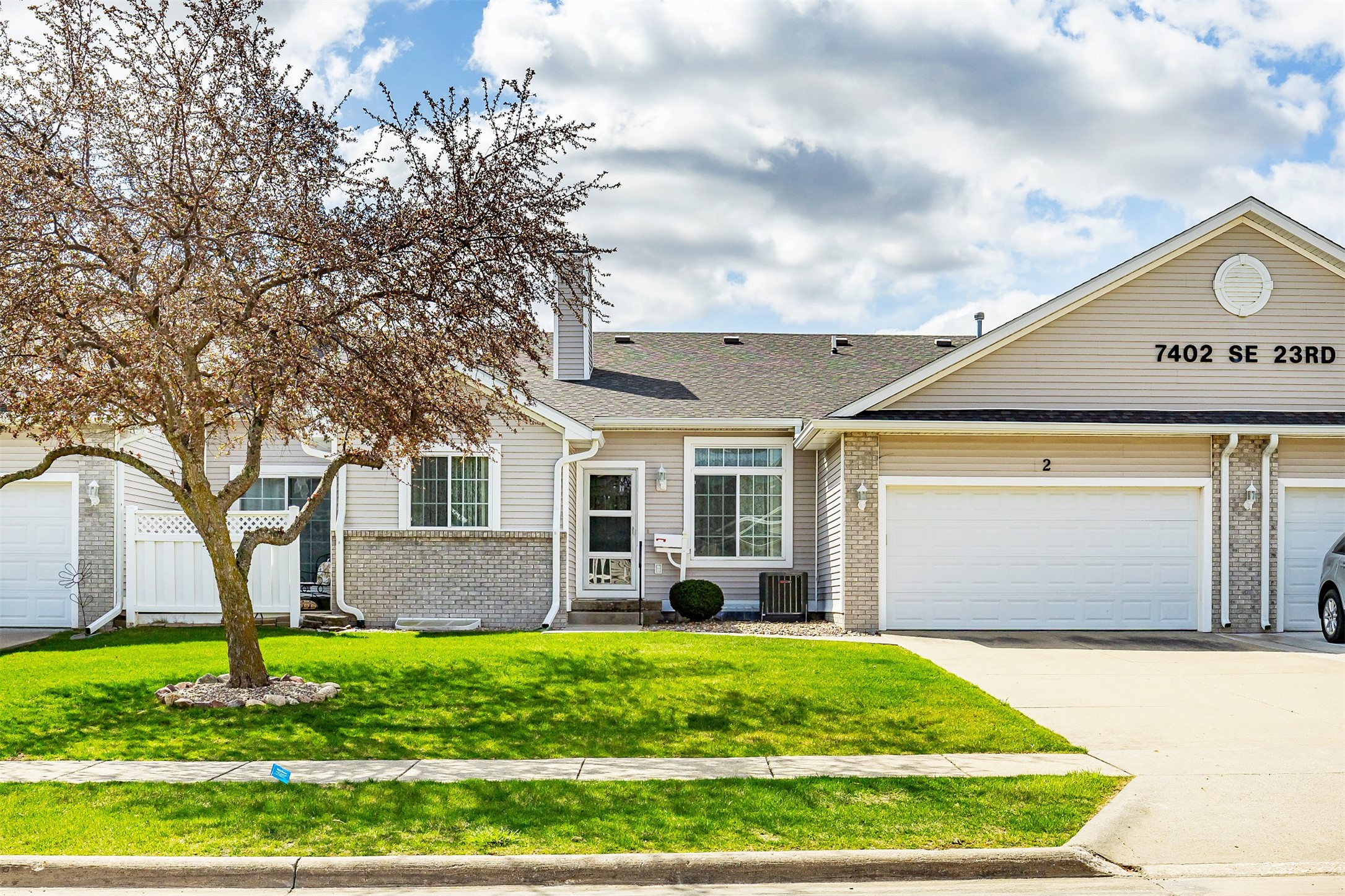 7402 SE 23rd Street #2, Des Moines, Iowa image 1