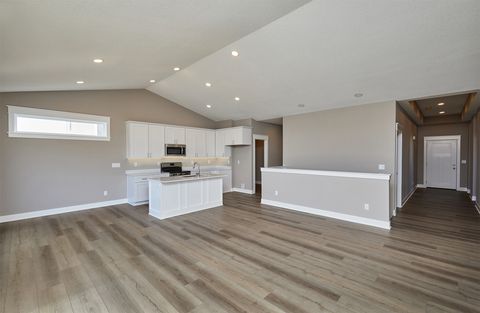 Homes For Sale - 595 NW Georgetown Drive<br/> Waukee, IA 50263