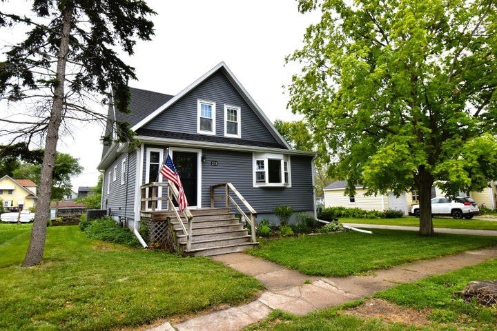 231 S 1st Street, Ogden, Iowa image 1
